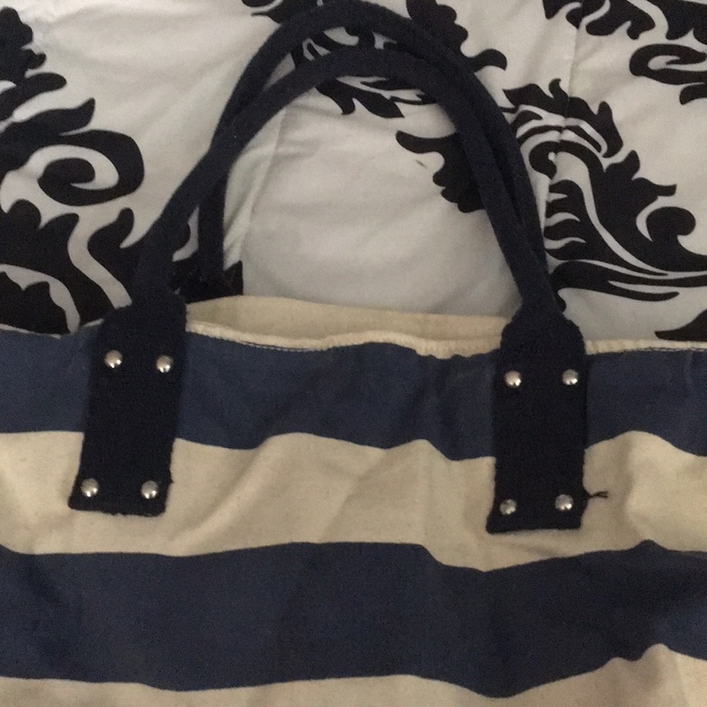 bag - Picture 2 of 3